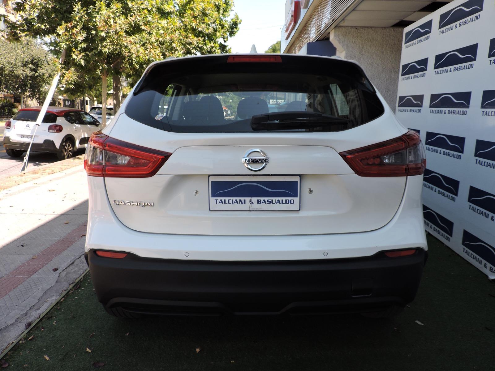 Nissan Qashqai — foto 14 de 14