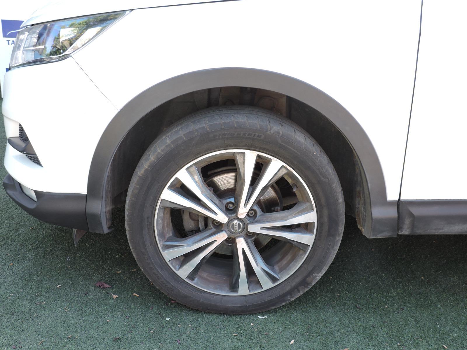 Nissan Qashqai — foto 10 de 14