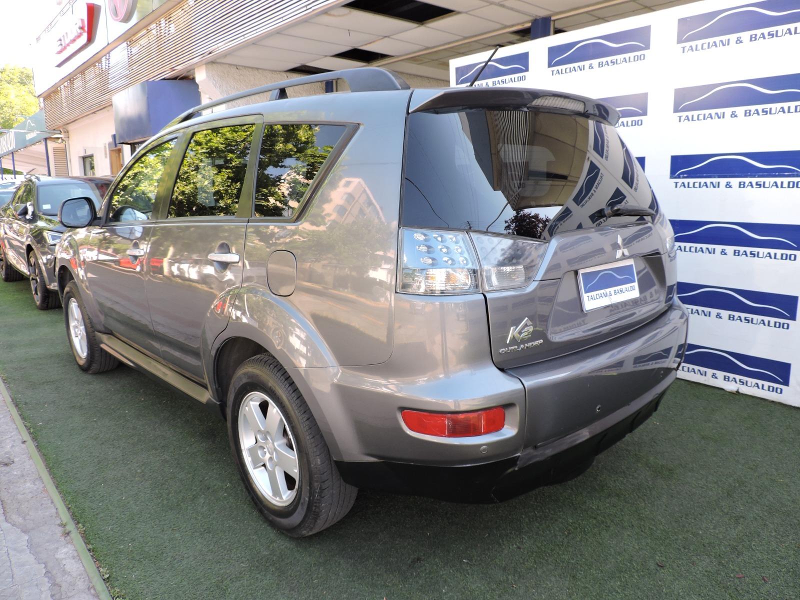 Mitsubishi New Outlander — foto 13 de 15