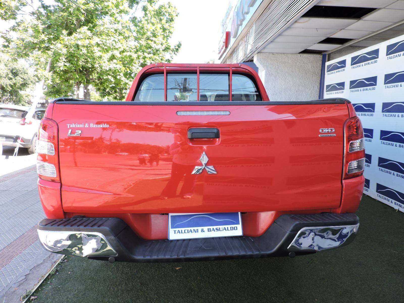 Mitsubishi L200 — foto 12 de 12