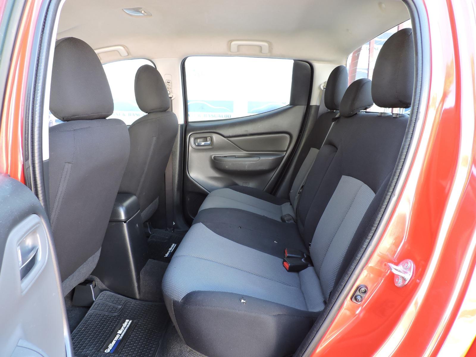 Mitsubishi L200 — foto 7 de 12