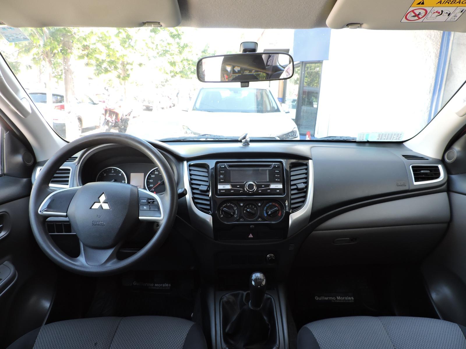 Mitsubishi L200 — foto 6 de 12