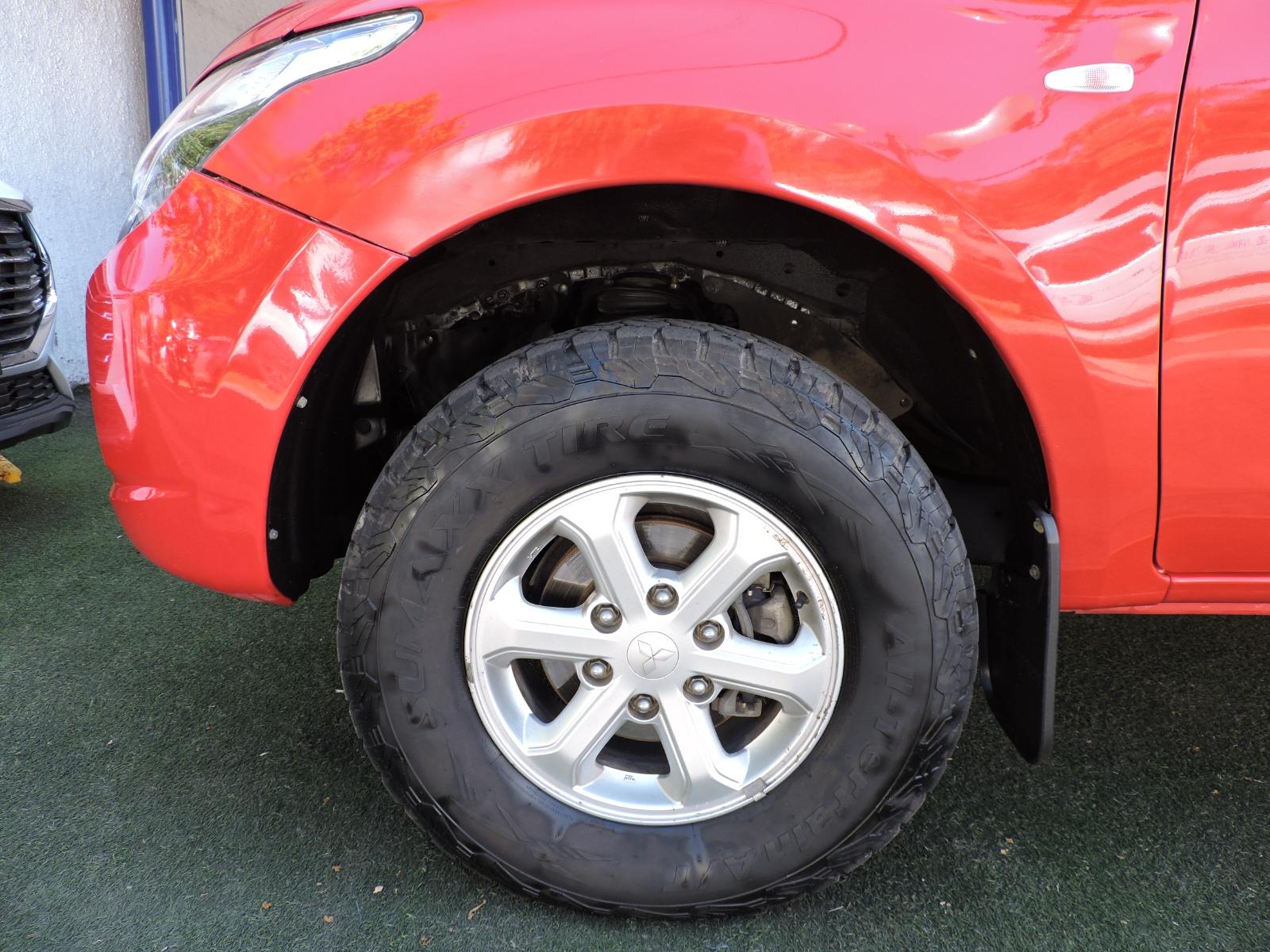 Mitsubishi L200 — foto 4 de 12