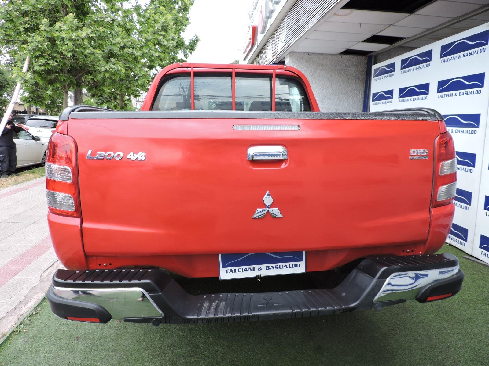 Mitsubishi L200 — foto 18 de 18