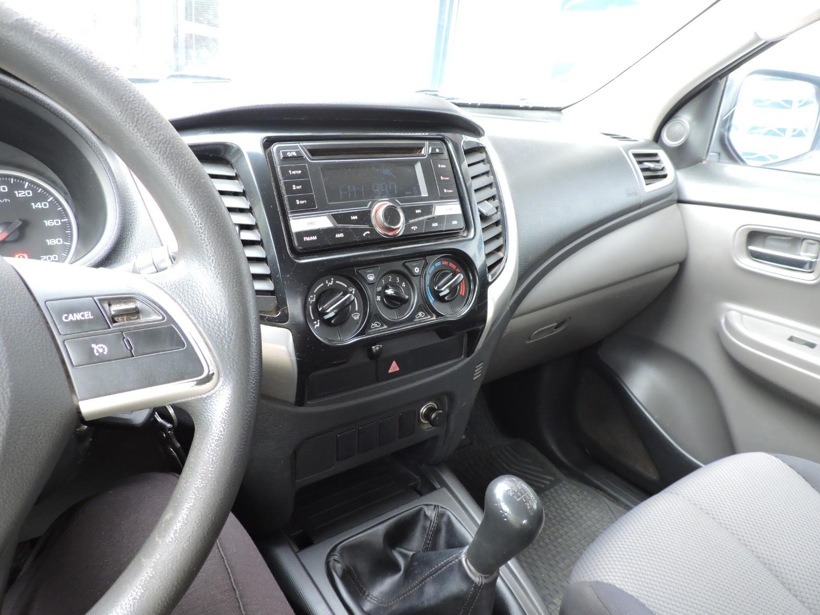 Mitsubishi L200 — foto 9 de 18
