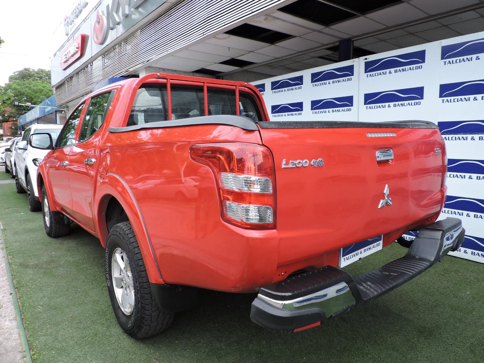 Mitsubishi L200 — foto 17 de 18