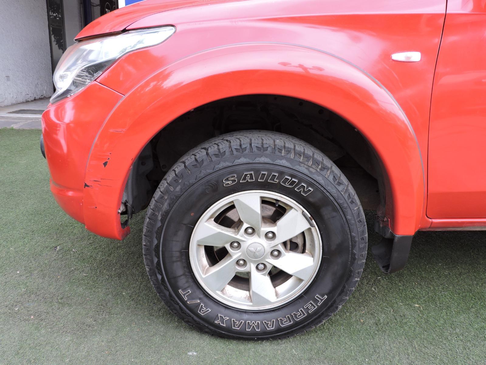 Mitsubishi L200 — foto 4 de 18