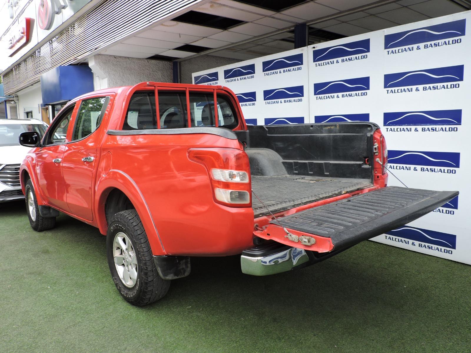 Mitsubishi L200 — foto 5 de 14