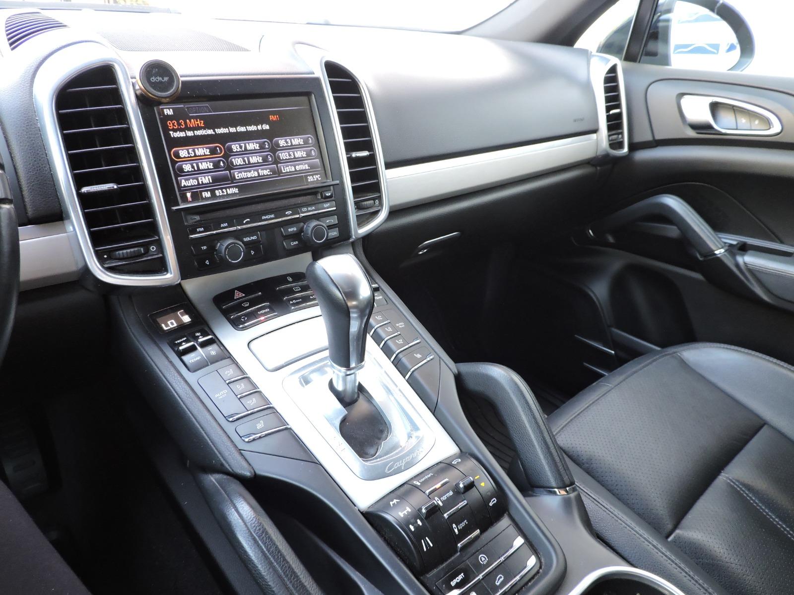Porsche Cayenne — foto 18 de 20