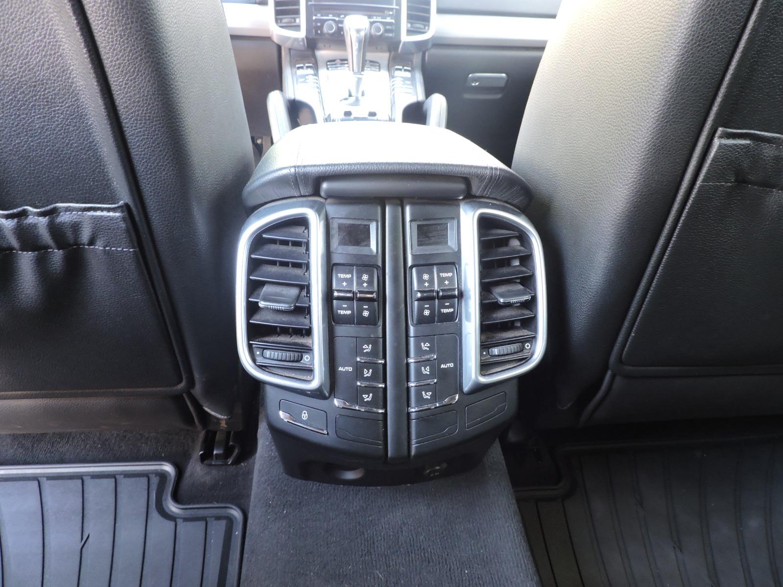 Porsche Cayenne — foto 11 de 20
