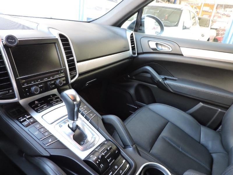 Porsche Cayenne — foto 16 de 20