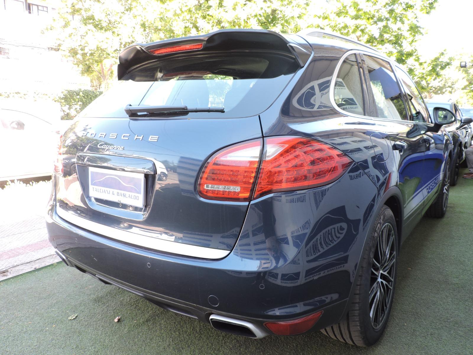 Porsche Cayenne — foto 8 de 20