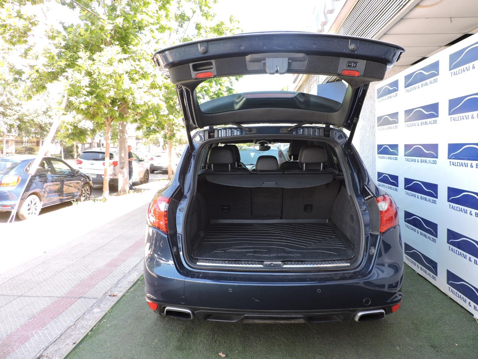 Porsche Cayenne — foto 7 de 20