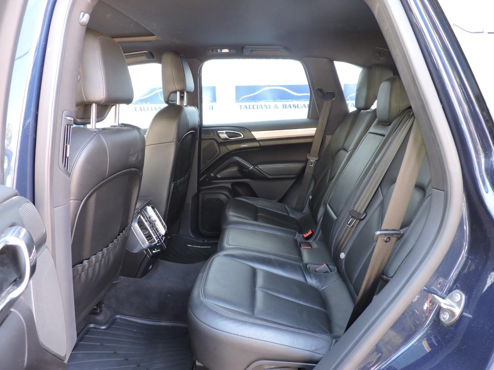Porsche Cayenne — foto 12 de 20