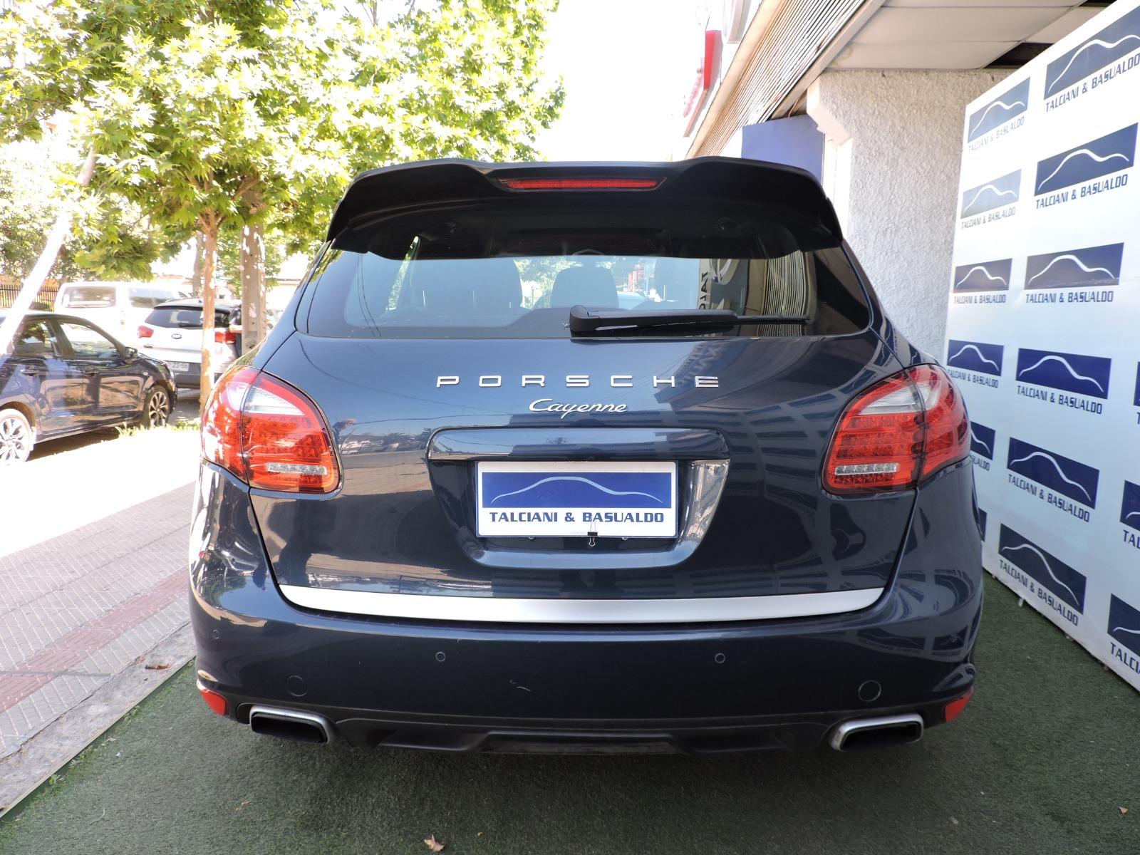 Porsche Cayenne — foto 6 de 20
