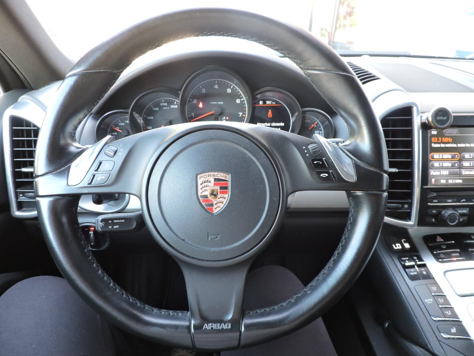 Porsche Cayenne — foto 19 de 20