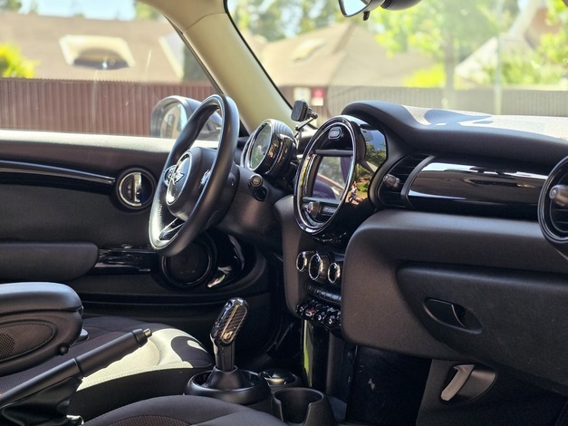 MINI Cooper — foto 12 de 15