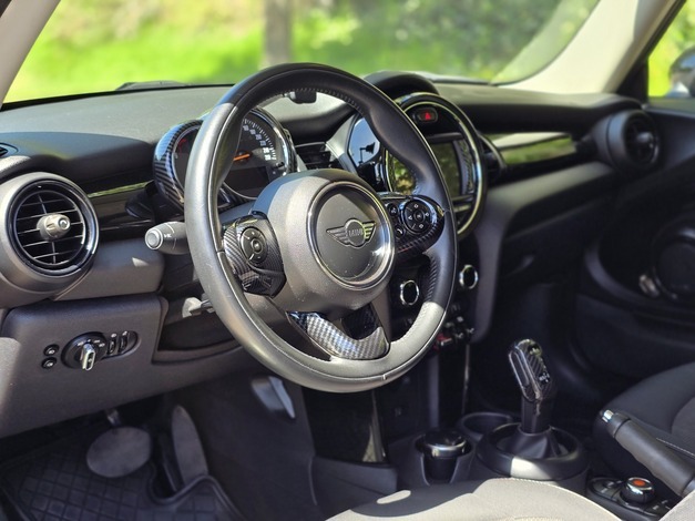MINI Cooper — foto 9 de 15