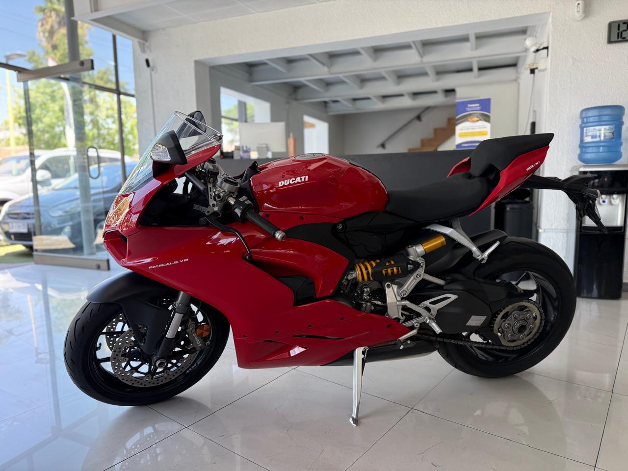 Ducati Panigale V2 — foto 2 de 7