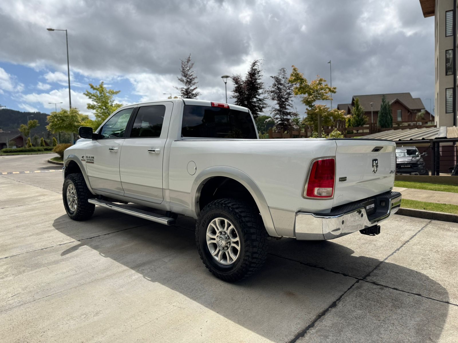 Dodge Ram 2500 — foto 6 de 10