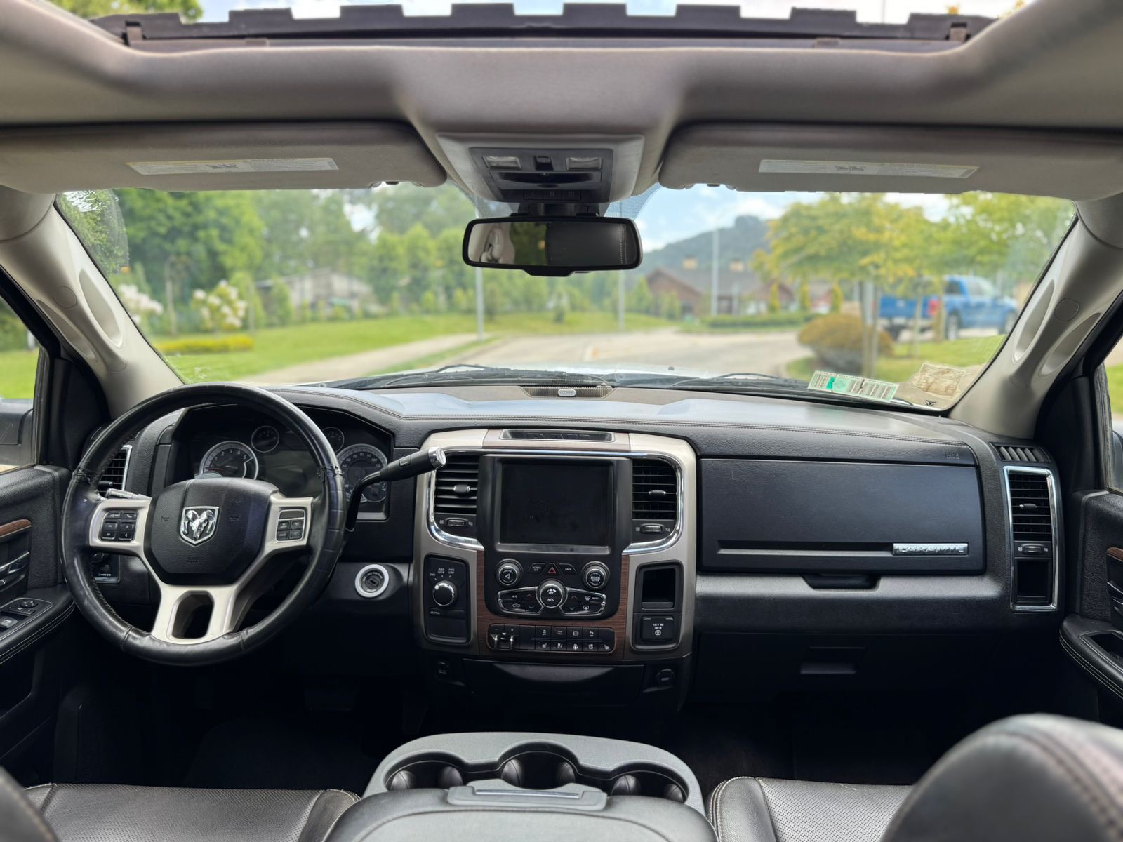 Dodge Ram 2500 — foto 9 de 10