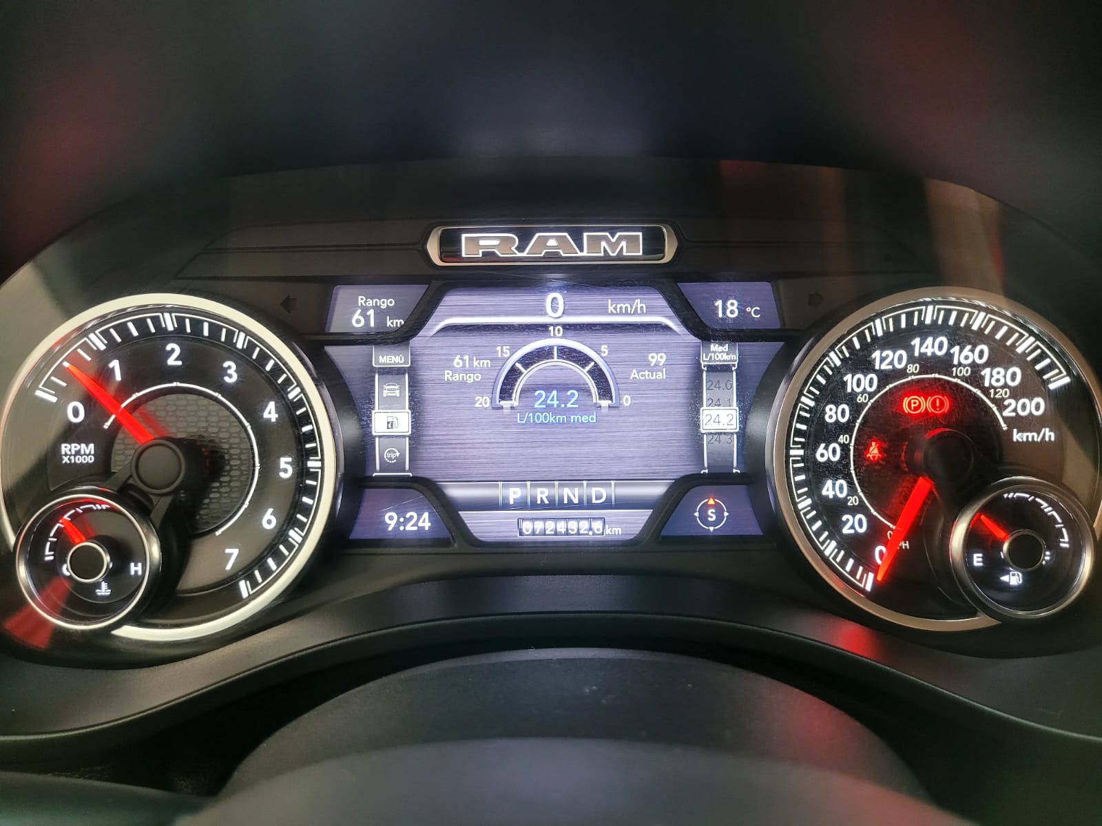 Dodge Ram 1500 — foto 11 de 18
