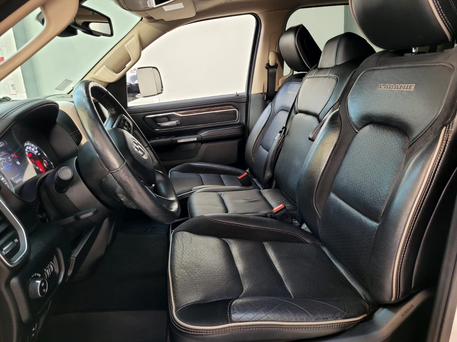 Dodge Ram 1500 — foto 16 de 18