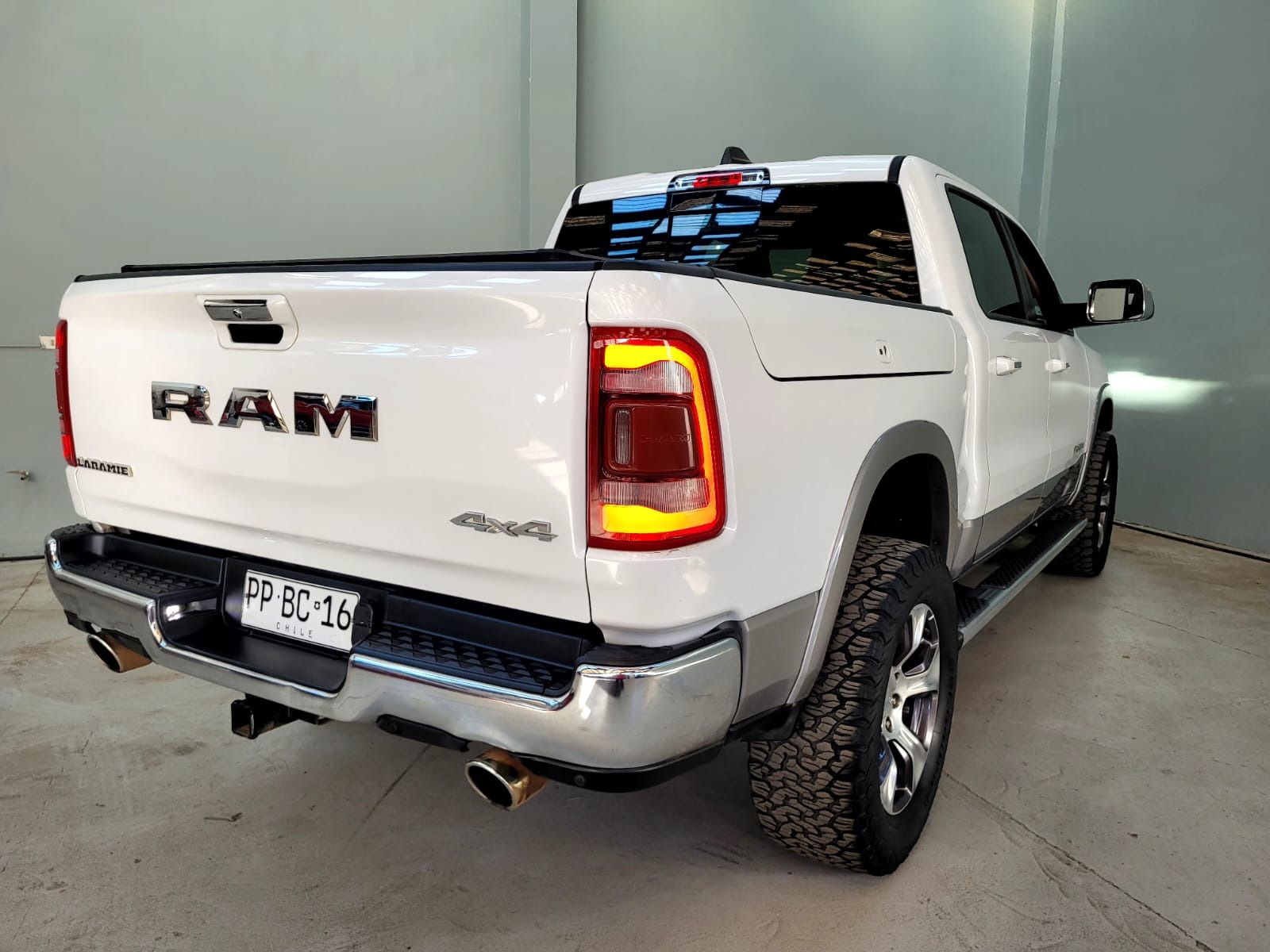 Dodge Ram 1500 — foto 4 de 18