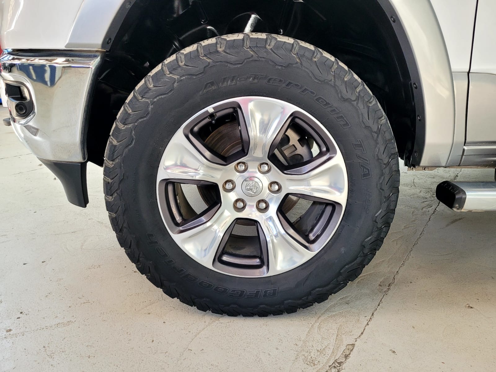 Dodge Ram 1500 — foto 6 de 18