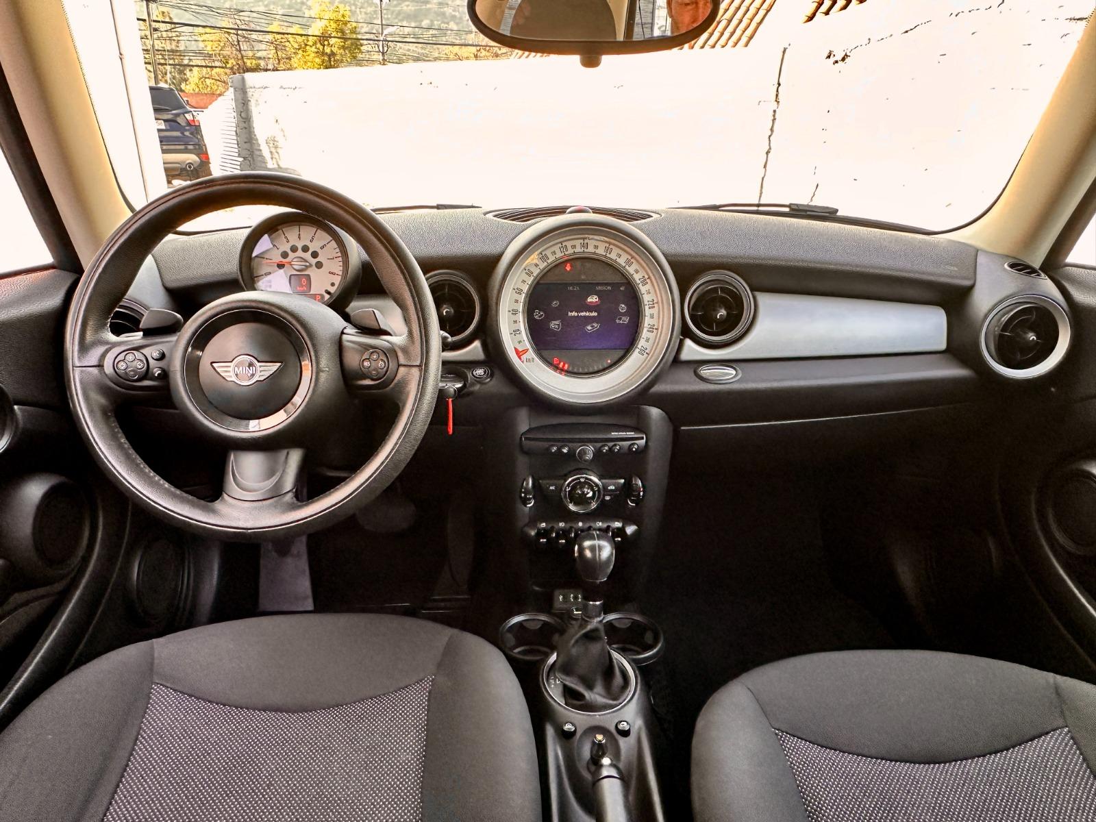 MINI Cooper — foto 13 de 15