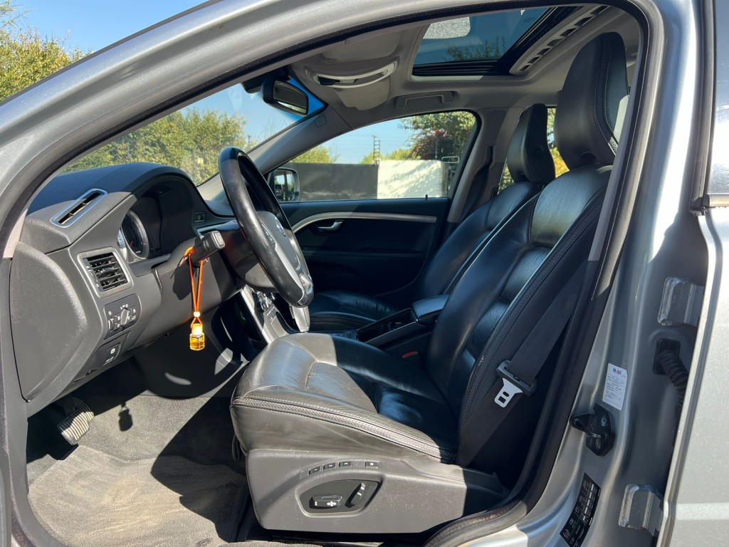Volvo Xc70 — foto 6 de 9