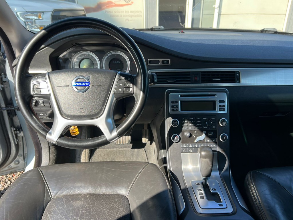 Volvo Xc70 — foto 7 de 9