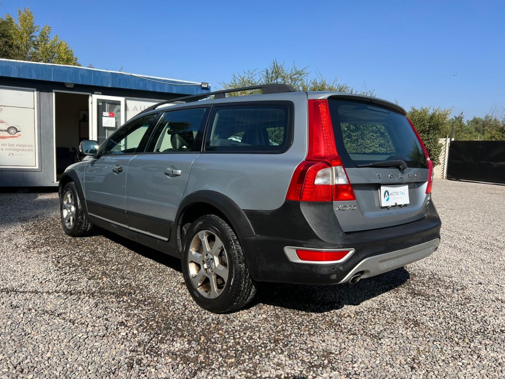 Volvo Xc70 — foto 4 de 9