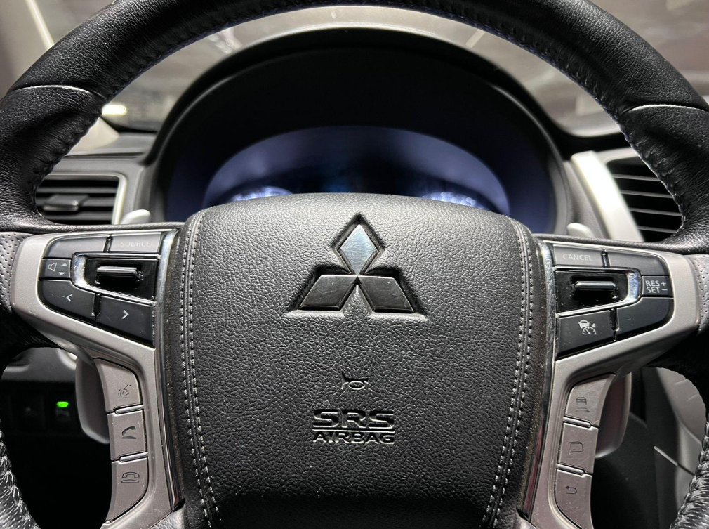Mitsubishi Montero Sport 3 — foto 11 de 19