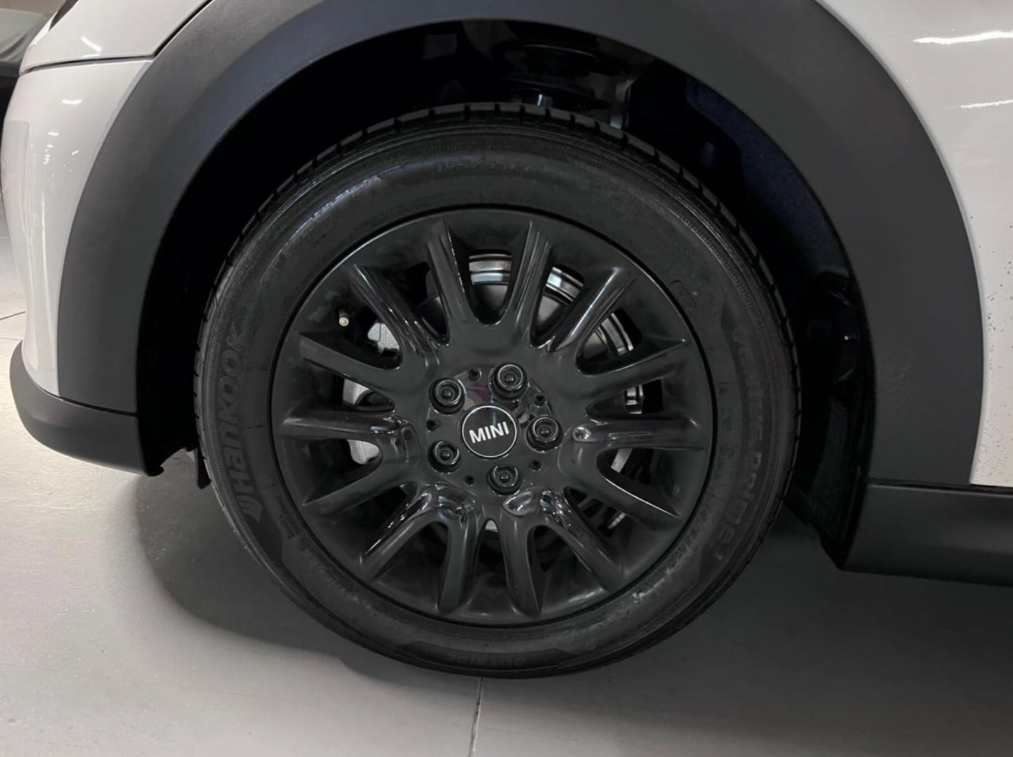 MINI Cooper — foto 7 de 17