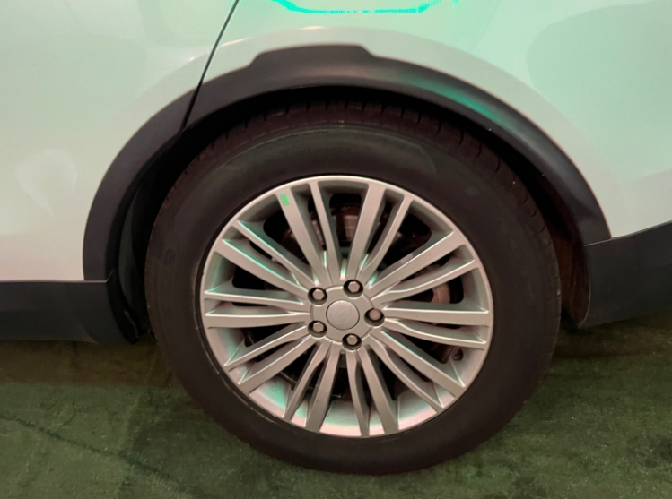 Land Rover Discovery — foto 3 de 9