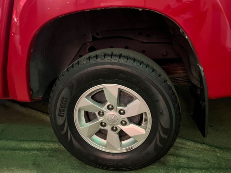 Mitsubishi L200 — foto 5 de 10