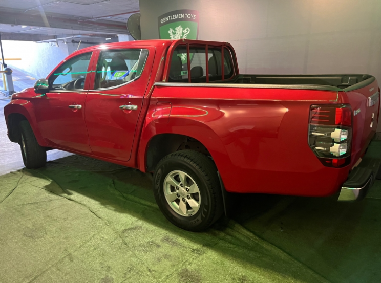 Mitsubishi L200 — foto 4 de 10