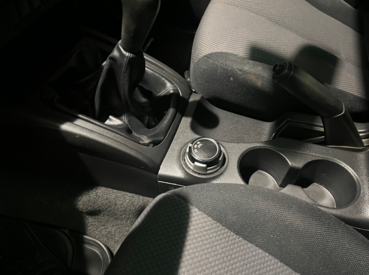 Mitsubishi L200 — foto 8 de 10