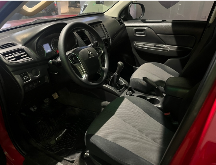 Mitsubishi L200 — foto 7 de 10