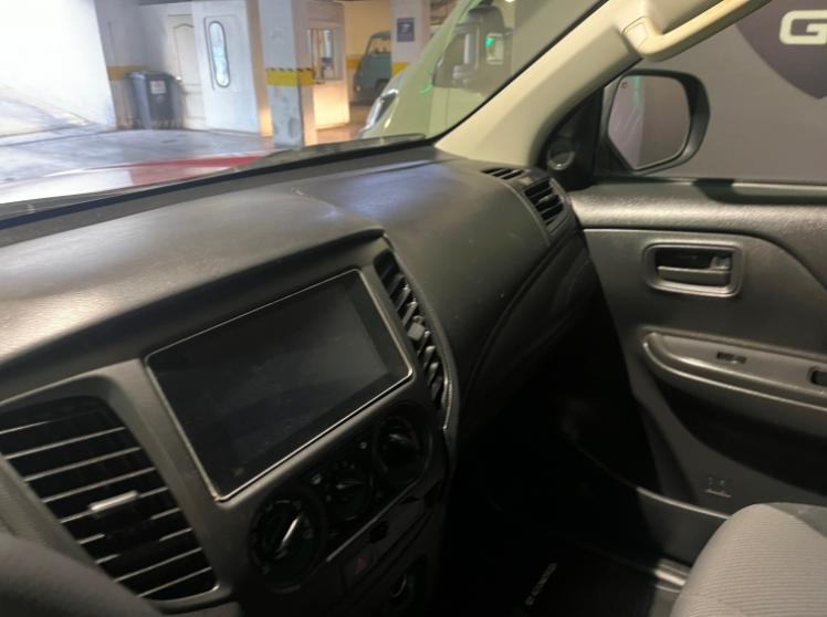Mitsubishi L200 — foto 10 de 10