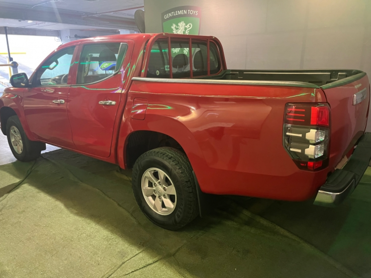 Mitsubishi L200 — foto 4 de 10