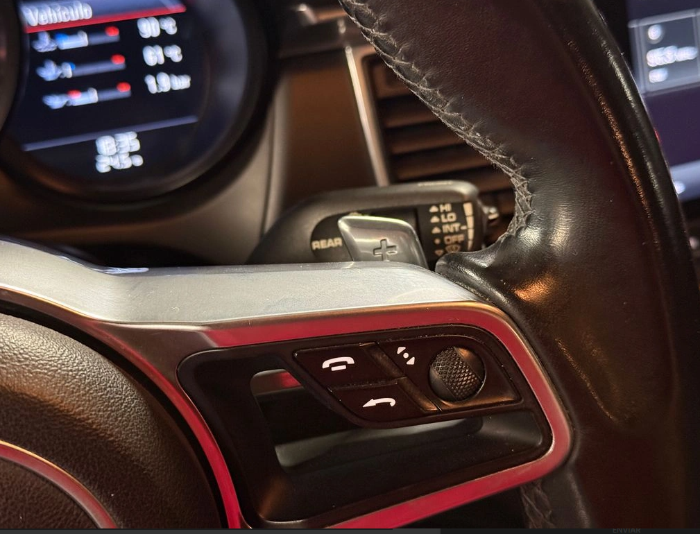 Porsche Macan — foto 14 de 17