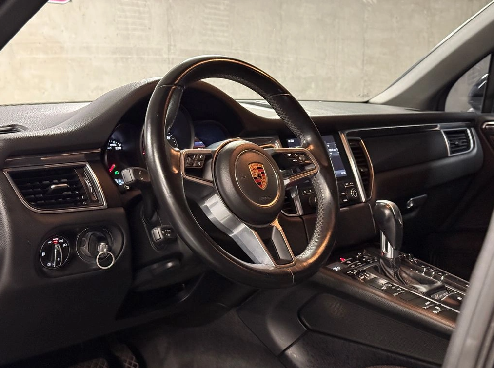 Porsche Macan — foto 11 de 17