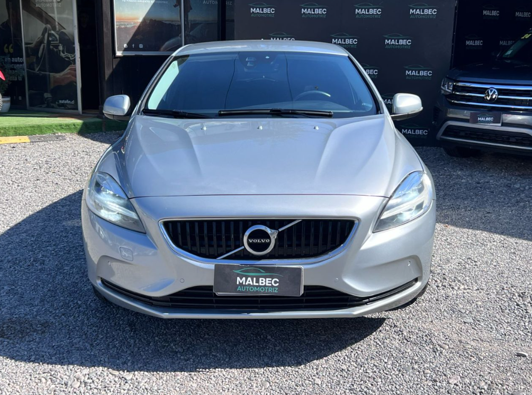 Volvo V40 — foto 2 de 16