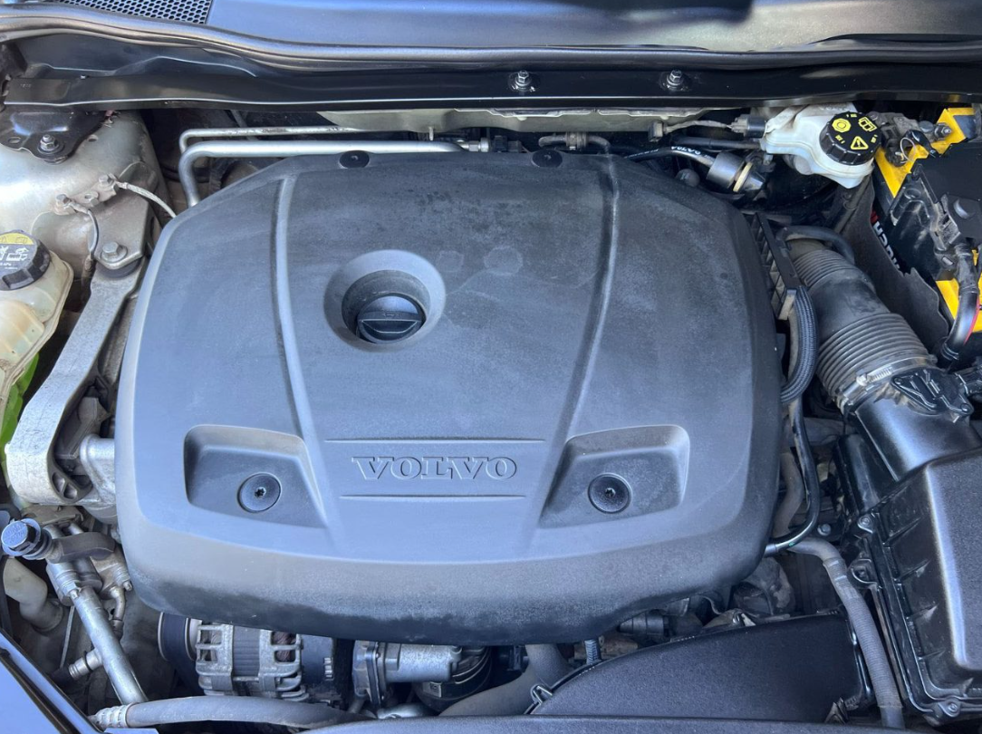Volvo V40 — foto 16 de 16