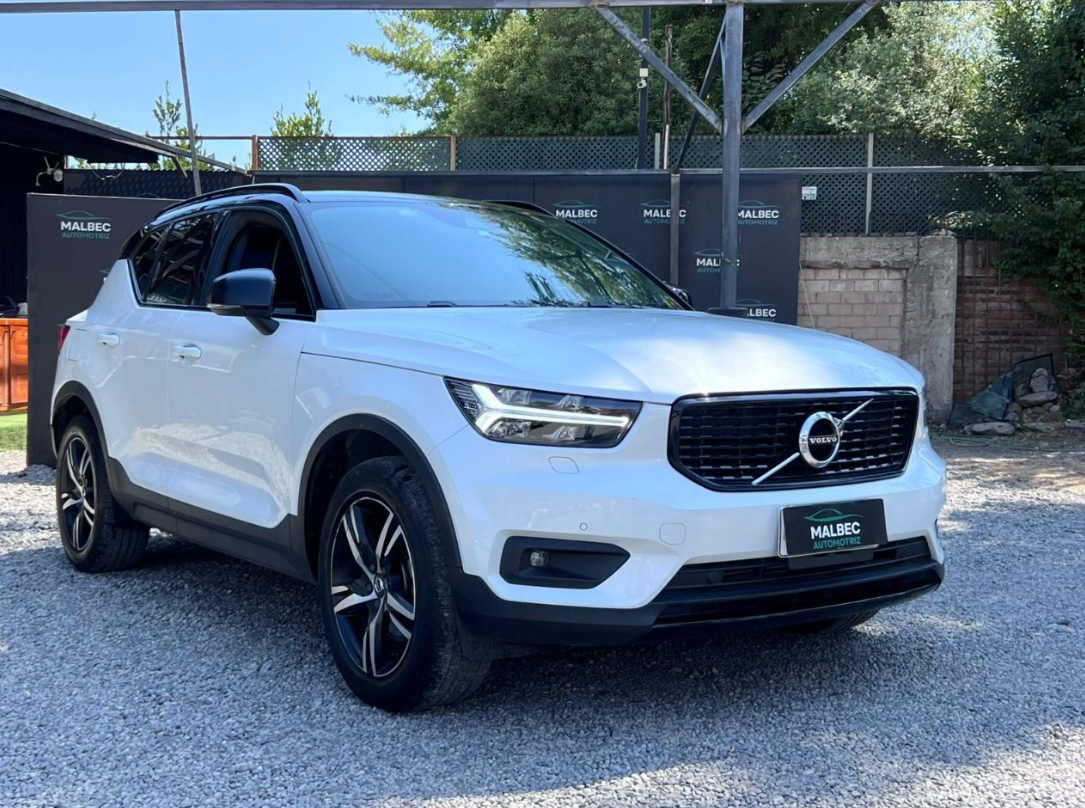 Volvo Xc40 — foto 3 de 17