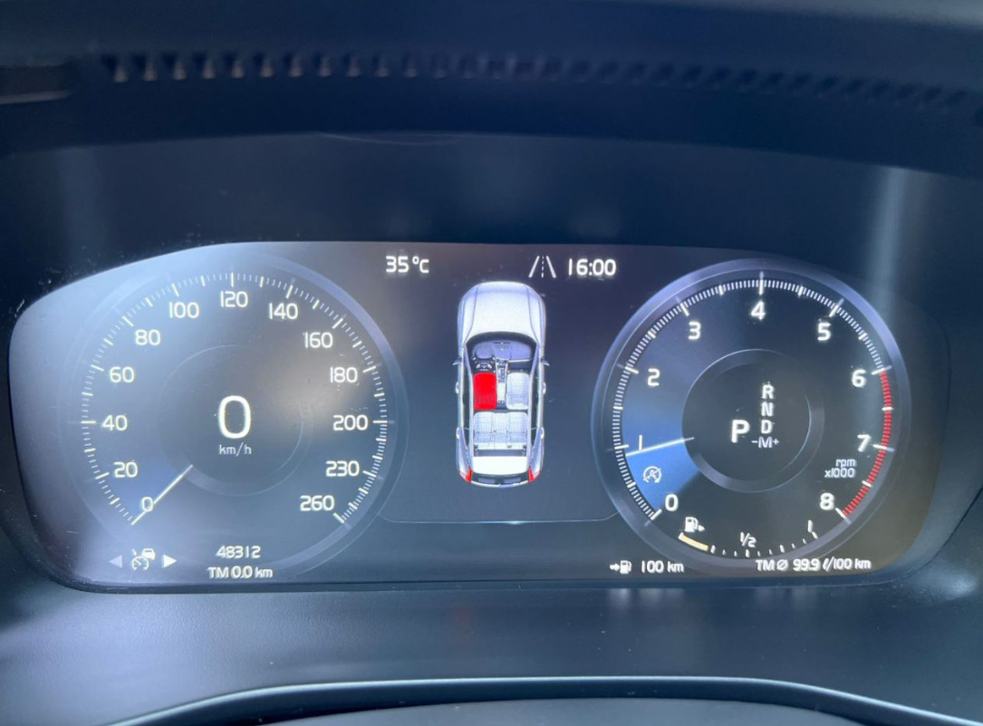 Volvo Xc40 — foto 13 de 17