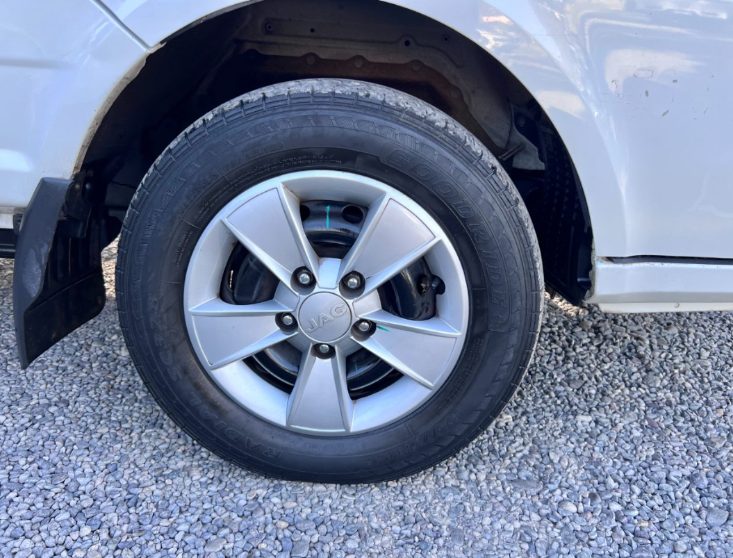 JAC X200 — foto 5 de 9