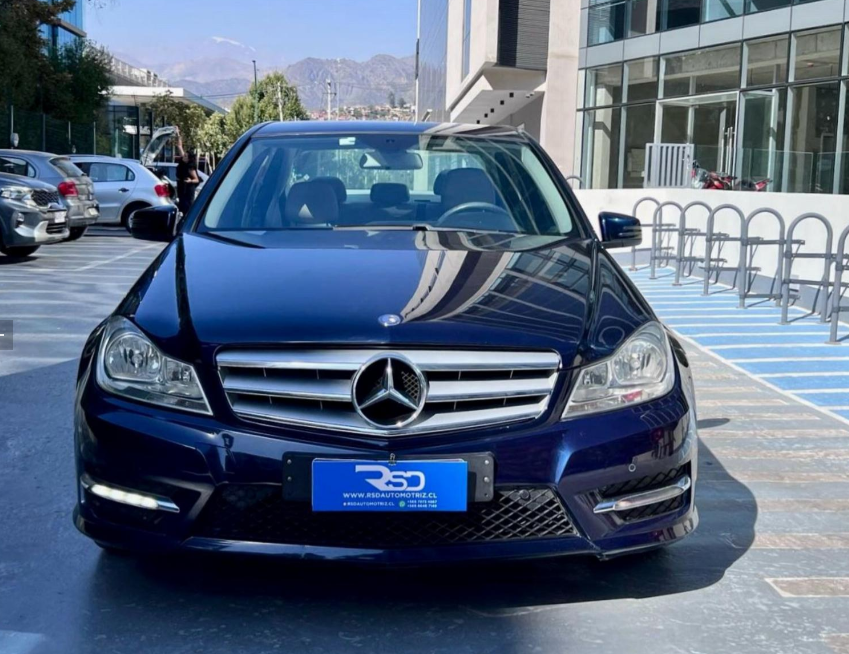 Mercedes-Benz C180 — foto 2 de 13